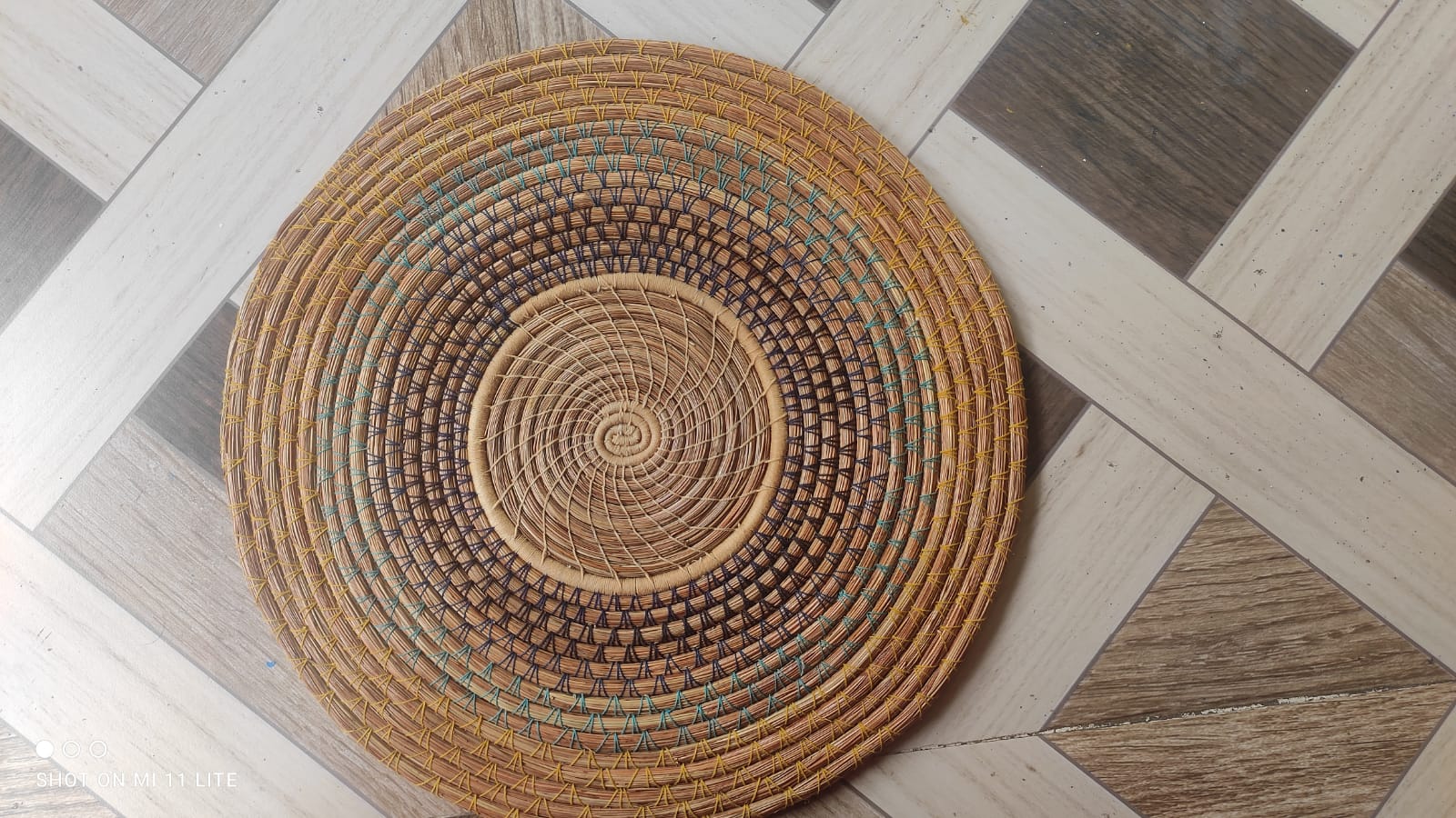 Pirul Handicraft Tray - Image 3